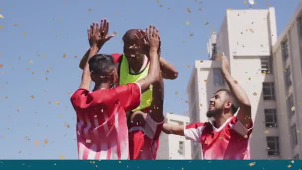 男足在球场上庆祝的时候 科菲蒂的动画落在了男足身上 运动和庆祝概念数码制作的视频 — 图库视频影像