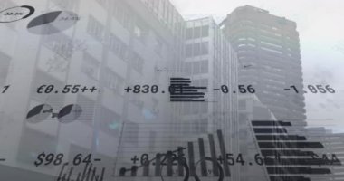 Arka plandaki yüksek binalar için finansal ve istatistiksel veri işleme. küresel finans ve iş kavramı