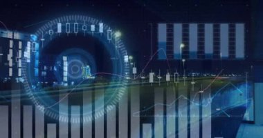 Gece yol trafiği ve şehir manzarası üzerinde tarama ve veri işleme dürbünlerinin animasyonu. küresel bağlantılar, teknoloji ve dijital arayüz konsepti dijital olarak oluşturulmuş video.