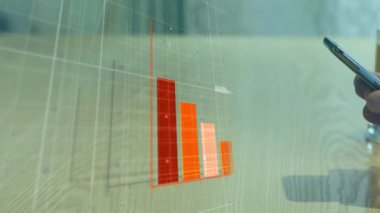 Akıllı telefon kullanan orta kesime karşı istatistiksel ve finansal veri işleme. küresel finans ve ağ kurma kavramı