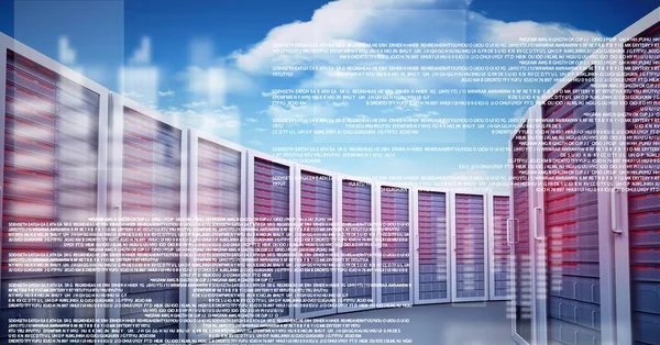 Sammansättning Databehandling Över Datorservrar Med Moln Blå Himmel Global Anslutning — Stockfoto