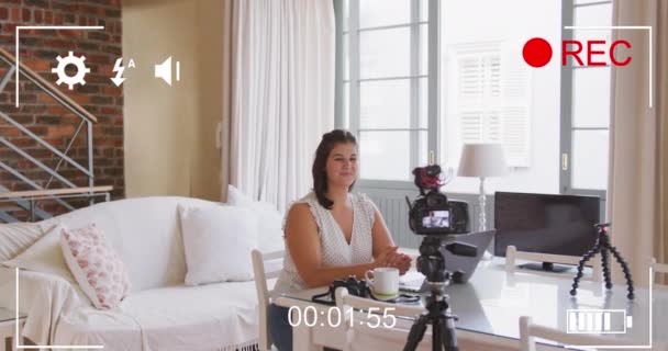 Animatie Van Het Camerascherm Met Digitale Interface Vrouwelijke Vlogger Opname — Stockvideo