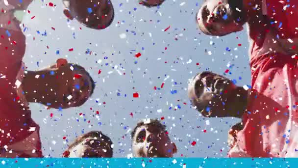 Kolorowe Konfetti Spadające Drużynę Męskich Piłkarzy Tworzących Zgrupowanie Koncepcja Sportu — Wideo stockowe
