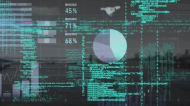 Şehir manzarası üzerindeki istatistik kayıt ve veri işleme animasyonları. küresel bağlantılar ve dijital arayüz konsepti dijital olarak oluşturulmuş video.