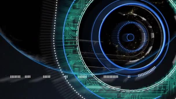 青い背景に世界中のスコープスキャンと回路基板のアニメーション 世界規模の技術 ネットワーキング デジタルインターフェースの概念デジタル生成ビデオ — ストック動画