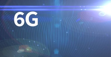 Mavi arkaplanda parlayan mavi ışık izlerinin üzerinde 6G metin kompozisyonu. küresel ağlar, teknoloji ve dijital arayüz kavramı dijital olarak oluşturulmuş görüntü.
