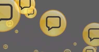 Gri arkaplanda uçan sarı dijital mesaj simgelerinin canlandırılması. küresel ağ, teknoloji ve dijital arayüz kavramı dijital olarak oluşturulmuş video.