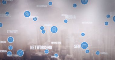 Arka planda şehir manzarasına karşı dijital simgeler ve iş konsepti metinleri ağı. küresel ağ ve iş teknolojisi kavramı