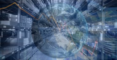 Depodaki rafların üzerine yığılmış dünya ile finansal veri işleme bileşimi. küresel sevkiyat ve dağıtım konsepti dijital olarak oluşturuldu.