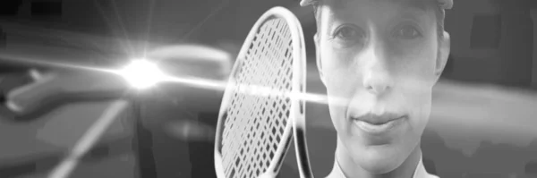 Složení Portrétu Ženy Hrající Tenis Nad Zářivým Světlem Černobílé Barvě — Stock fotografie