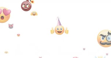 Beyaz arka planda uçan birden fazla emoji simgesinin canlandırması. Sosyal medya ve çevrimiçi ağ konsepti dijital olarak oluşturulmuş video.