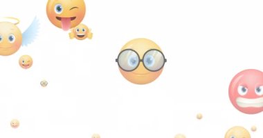 Beyaz arka planda uçan birden fazla emoji simgesinin animasyonu. çevrimiçi sosyal medya ve ağ konsepti dijital olarak oluşturulmuş video.