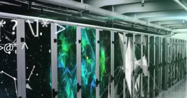 Sunucu odasında matematiksel denklemlerin ve yapıların animasyonu. küresel bilim, teknoloji ve dijital arayüz kavramı dijital olarak oluşturulmuş video.