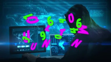 Bilgisayar kullanarak beyaz adamın üzerinde yüzen harflerin ve veri işlemlerinin animasyonu. küresel bilim, teknoloji ve dijital arayüz kavramı dijital olarak oluşturulmuş video.