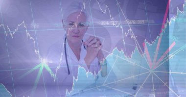 Kamera, ekonomi ve sağlık hizmetleri kavramlarına bakan doktorla ilgili mali veri işleme. dijital olarak oluşturulmuş resim