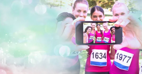 Composición Círculos Luz Sobre Grupo Diversas Deportistas Tomando Selfie Con — Foto de Stock