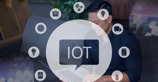 Sammansättning Iot Ikon Med Nätverk Anslutningar Över Människan Med Hjälp — Stockfoto