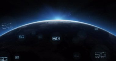 Dünya üzerinde mavi nokta üzerinde yüzen 5G metnin dijital animasyonu. küresel ağ ve teknoloji kavramı