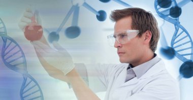 Laboratuvarda DNA iplikçikleriyle deney tüpü tutan erkek bilim adamının bileşimi. Bilim ve bilgi kavramı dijital olarak oluşturulmuş görüntü.