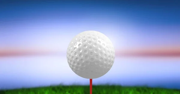 Zusammensetzung Des Golfballs Auf Dem Golfplatz Über Blauer Unschärfe Sport — Stockfoto