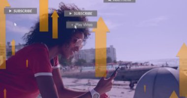 Akıllı telefon kullanan kadın üzerinde dijital simgeli afişler bulunan sosyal medya metinlerinin animasyonu. küresel ağ, sosyal medya, teknoloji ve iletişim konsepti dijital olarak oluşturulmuş video.