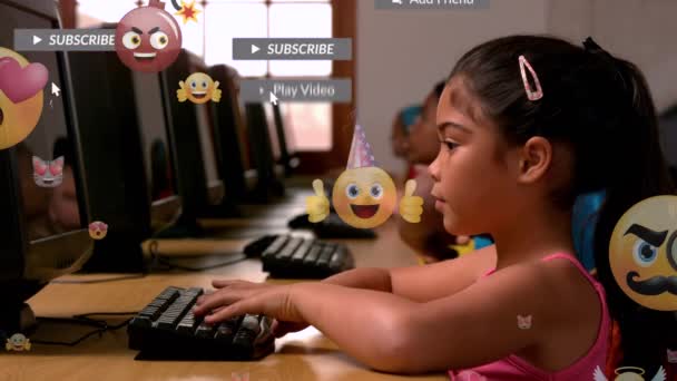 Animação Texto Mídia Social Banners Com Emojis Sobre Crianças Idade — Vídeo de Stock