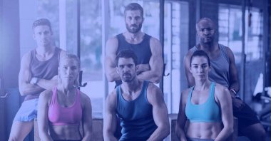 Spor salonunda ışık bulanıklığı yüzünden formda olan bir grup insan. spor, fitness ve aktif yaşam tarzı konsepti dijital olarak oluşturulmuş görüntü.