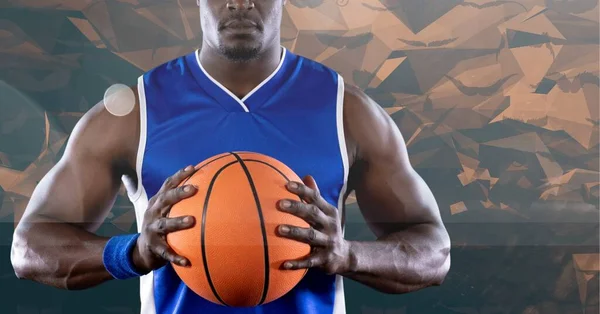 Samenstelling Van Het Middendeel Van Basketbalspeler Holding Bal Met Kopieerruimte — Stockfoto