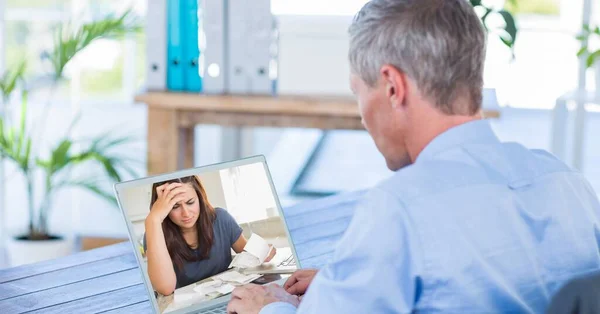 Složení Mužského Lékaře Během Online Konzultace Globální Online Medicína Koncept — Stock fotografie