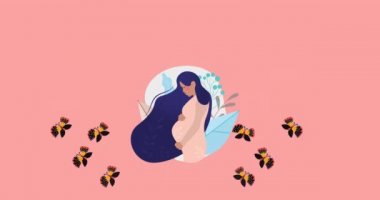 Hamile kadın figürü ve pembe arka planda süzülen sarı ve siyah kelebekler. Doğa, bahar, doğum, annelik ve refah konsepti, dijital olarak üretilen video.