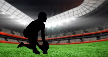 Rugby oyuncusu silueti ve spor stadyumunun üzerinde fotokopi alanı olan konuşma balonu animasyonu. Spor etkinliği ve yarışma konsepti dijital olarak oluşturulmuş video.