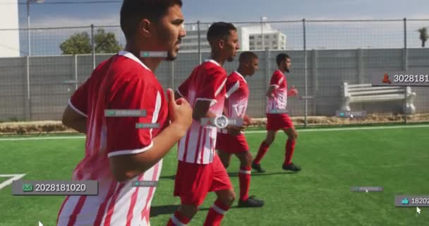 Animação Ícones Mídia Social Banners Sobre Jogadores Futebol Campo Comunicação — Vídeo de Stock