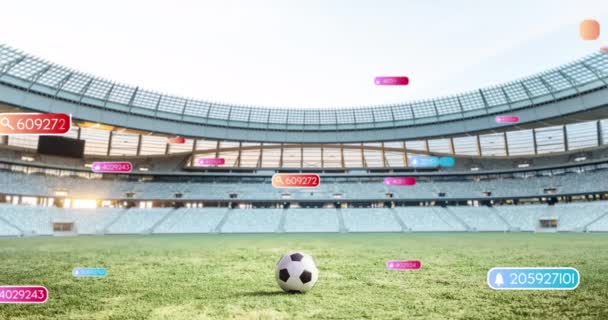 Animação Ícones Mídia Social Banners Sobre Futebol Campo Comunicação Online — Vídeo de Stock