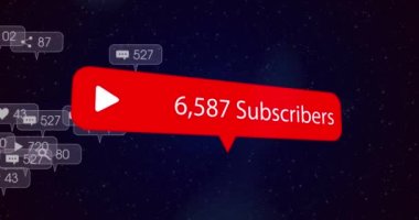 Sosyal medya metinlerinin animasyonu ve gece gökyüzündeki afişler üzerindeki numaralar. küresel çevrimiçi iletişim, dijital arayüz ve teknoloji konsepti dijital olarak oluşturulmuş video.