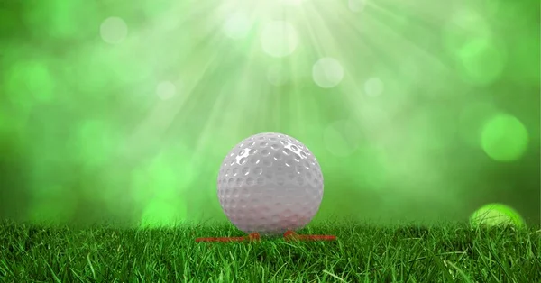 Összetétele Golflabda Piros Tee Zöld Ragyogó Háttér Sport Versenykoncepció Digitálisan — Stock Fotó