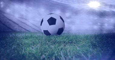 Futbol sahasındaki beyaz çizginin kompozisyonu spor stadyumunun üzerinde. spor ve spor konsepti dijital olarak oluşturulmuş görüntü.