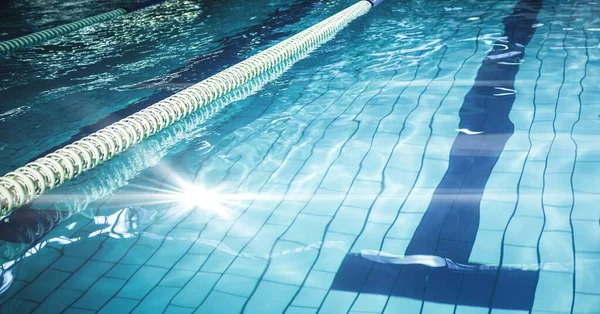 Samenstelling Van Het Zwembad Met Banen Gloeiend Licht Kopieerruimte Digitaal — Stockfoto