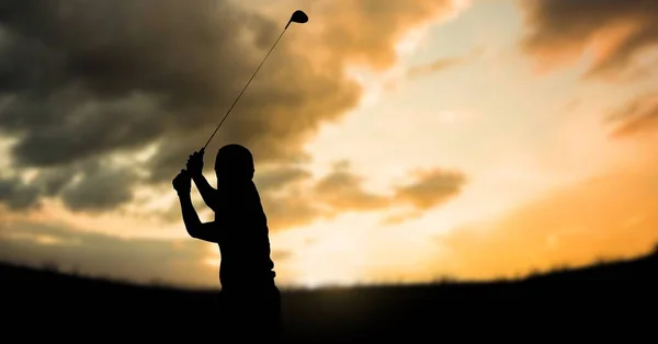 Komposition Der Silhouette Eines Golfspielers Über Wolken Orangefarbenen Himmel Mit — Stockfoto