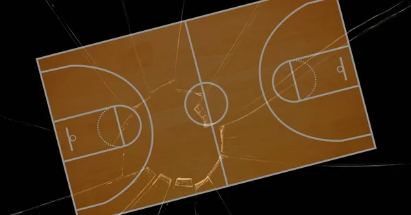 ガラス面が割れたオレンジ色のバスケットボールコートの組成 スポーツと競争の概念をデジタルで生成し — ストック写真