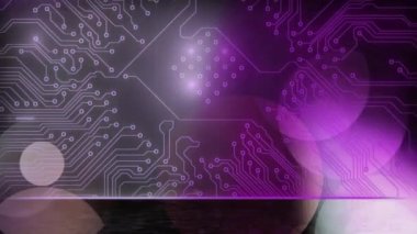 Parlayan bilgisayar devre kartında veri işleme animasyonu. küresel bağlantılar, dijital arayüz ve dijital olarak oluşturulan güvenlik konsepti.