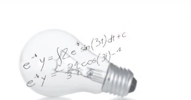 Ampulün animasyonu ve bilimsel formül veri işleme. küresel bilim, fikirler ve araştırma konsepti dijital olarak oluşturulmuş video.