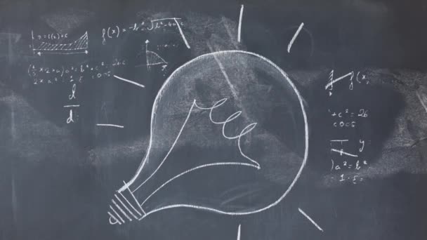 Анимация Лампочки Научными Формулами Обработка Данных Наука Идеи Исследовательская Концепция — стоковое видео