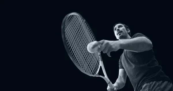 黒人を背景にした男子テニス選手の構成 選手権 スポーツ 競争の概念デジタルで生成されたイメージ — ストック写真