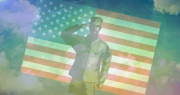 Samenstelling Van Mannelijke Soldaat Silhouet Saluerend Boven Amerikaanse Vlag Patriottisme — Stockfoto