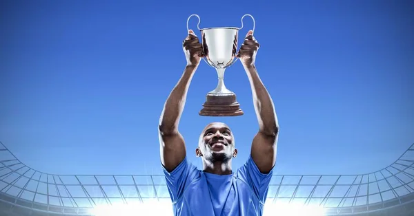 Composição Desportista Comemorando Vitória Segurando Troféu Estádio Conceito Desporto Competição — Fotografia de Stock