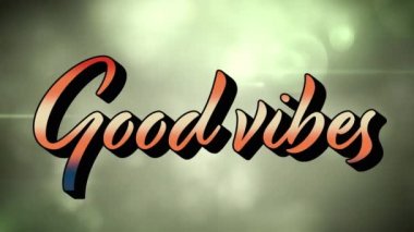 Arka planda bulutların üzerinde parlayan yeşil ışıklar olan iyi titreşimlerin animasyonu. Retro video oyunu ve iletişim konsepti dijital olarak oluşturulmuş görüntü.