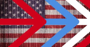 Amerikan bayrağı üzerinde hareket eden beyaz mavi ve kırmızı oklar. Vatanseverlik ve kutlama konsepti dijital olarak oluşturulmuş imaj.