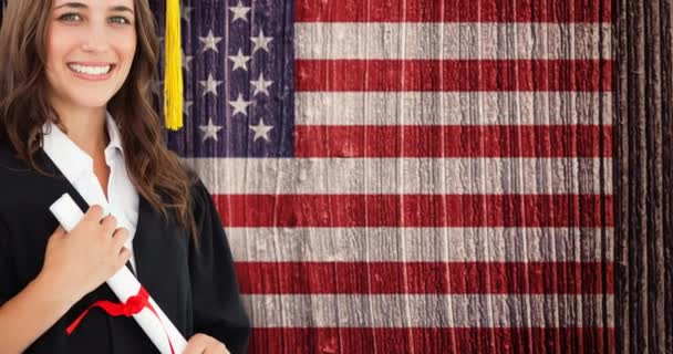 Animation Kvinnor Examen Innehar Ett Diplom Över Amerikansk Flagga Patriotism — Stockvideo