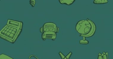 Yeşil karatahtanın üzerinde hareket eden yeşil okul ikonlarının animasyonu. okul, eğitim ve öğrenim konsepti dijital olarak oluşturulmuş video.