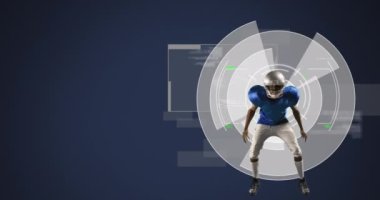 Amerikan futbolcuyla dürbün tarama ve veri işleme animasyonları. global spor, rekabet teknolojisi ve dijital arayüz konsepti dijital olarak oluşturulmuş video.